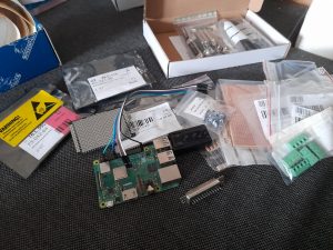 Raspberry PI3B, ljudkort och lite komponenter för styrning av SVX-LINK.